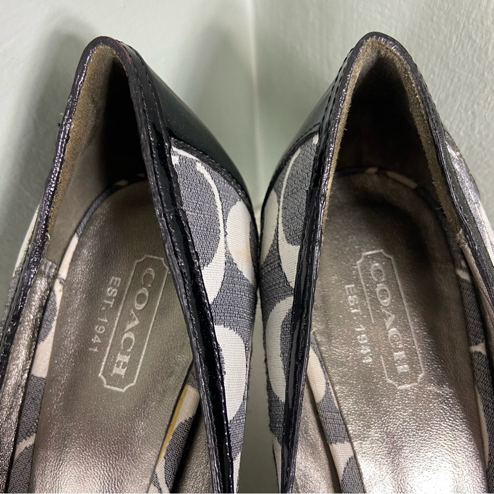 Coach Hayes Peep Open Toe Sz 7.5 Signature Fabric Black Patent Leather Heels - Picture 4 of 12